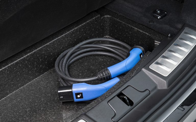 Range Rover Evoque ibrida plug-in: immagini ufficiali