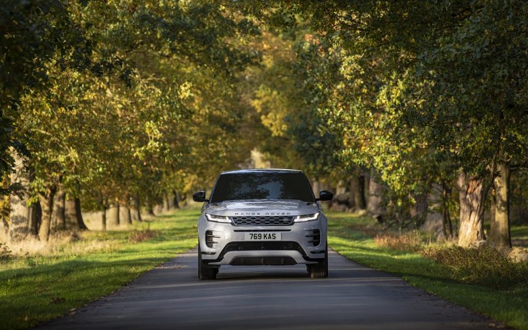Range Rover Evoque ibrida plug-in: immagini ufficiali