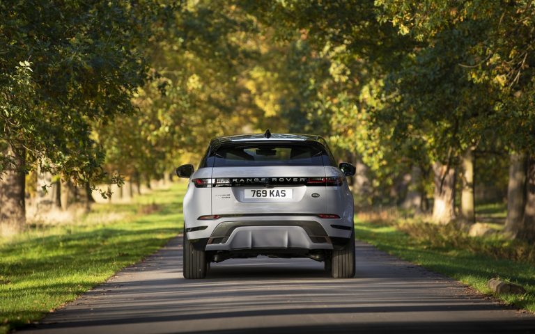 Range Rover Evoque ibrida plug-in: immagini ufficiali
