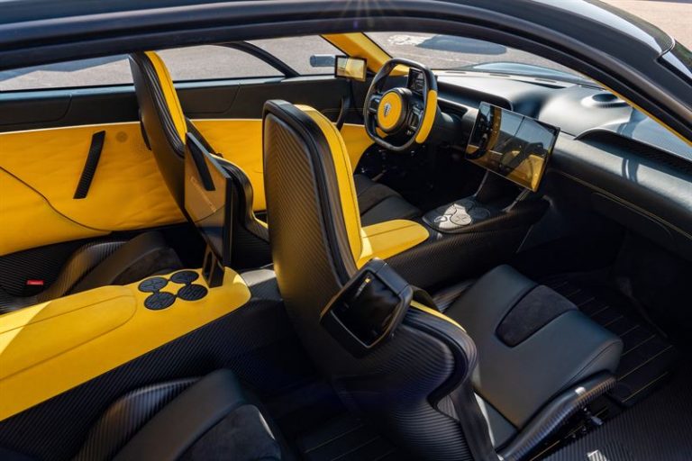 Koenigsegg Gemera: immagini ufficiali in pista