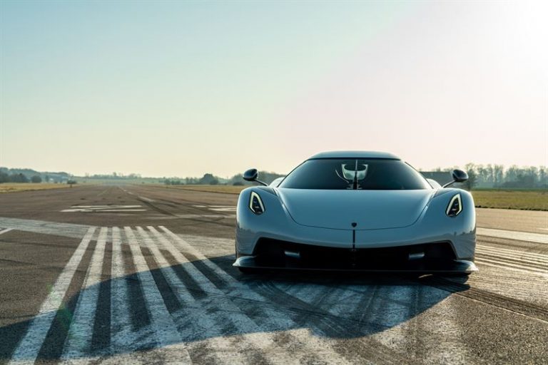 Koenigsegg Jesko Absolut: immagini ufficiali in pista
