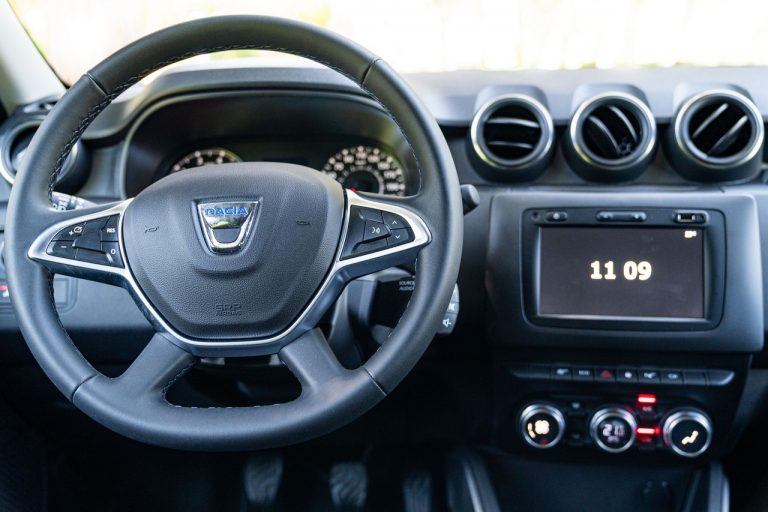 Dacia Duster TCe 100 ECO-G 2020: immagini ufficiali