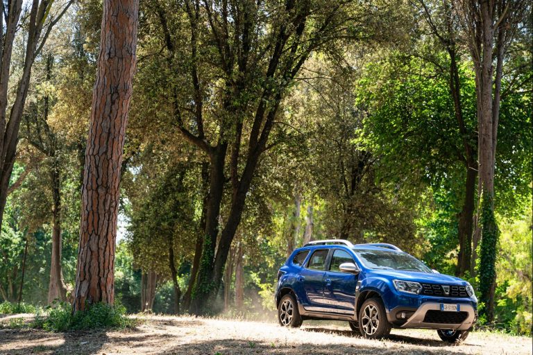 Dacia Duster TCe 100 ECO-G 2020: immagini ufficiali