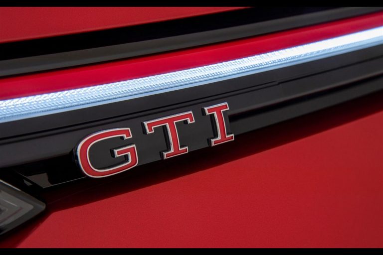 Volkswagen Golf 8 GTI 2020: nuove immagini ufficiali