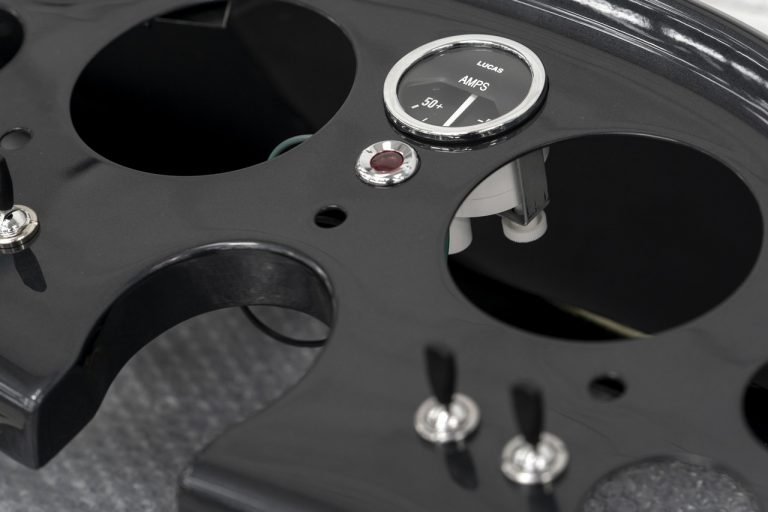 Aston Martin DB5 Goldfinger Continuation: immagini ufficiali