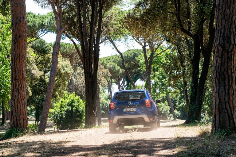 Dacia Duster TCe 100 ECO-G 2020: immagini ufficiali