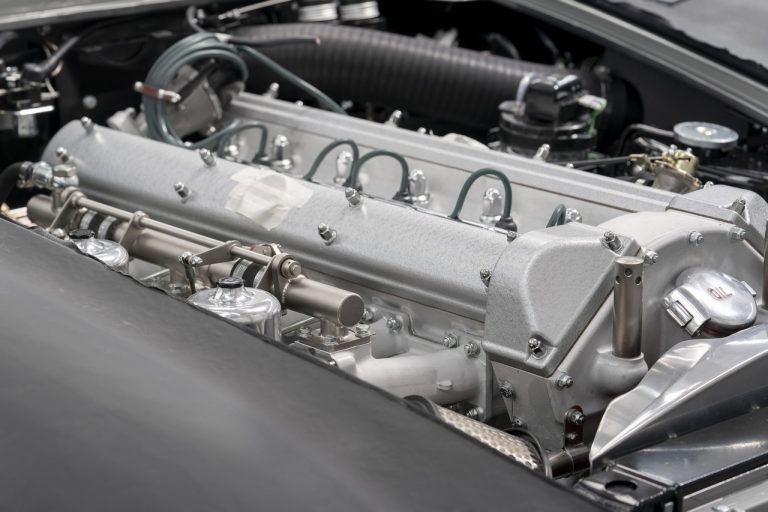 Aston Martin DB5 Goldfinger Continuation: immagini ufficiali