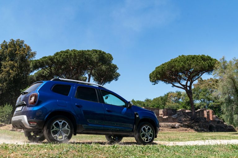 Dacia Duster TCe 100 ECO-G 2020: immagini ufficiali