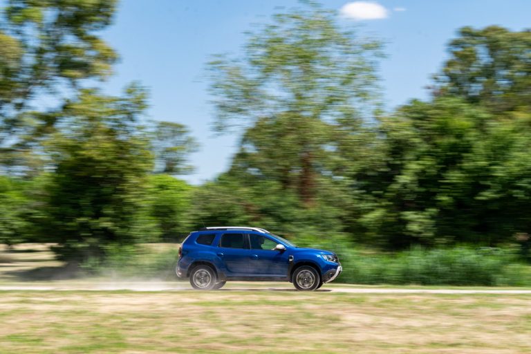 Dacia Duster TCe 100 ECO-G 2020: immagini ufficiali