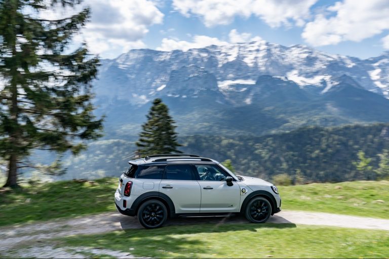 Mini Countryman 2020: immagini ufficiali