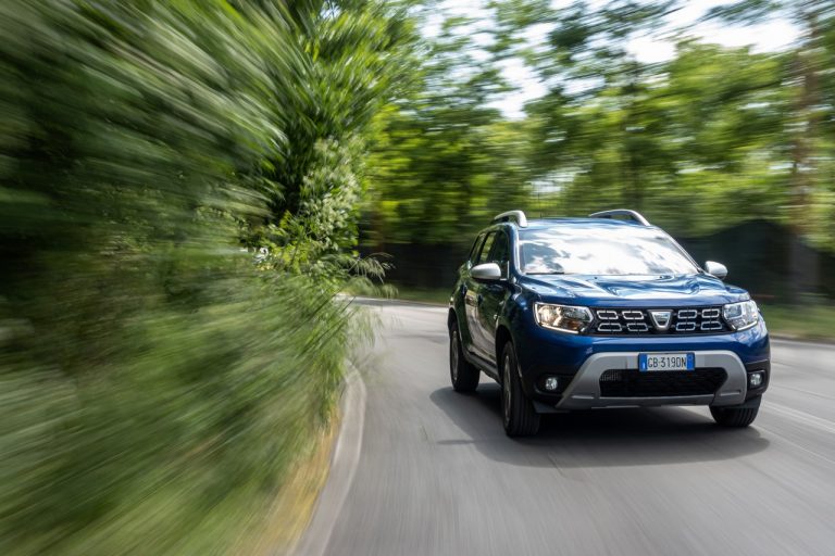 Dacia Duster TCe 100 ECO-G 2020: immagini ufficiali