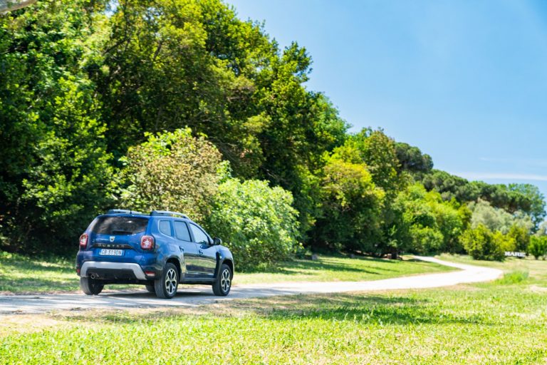 Dacia Duster TCe 100 ECO-G 2020: immagini ufficiali