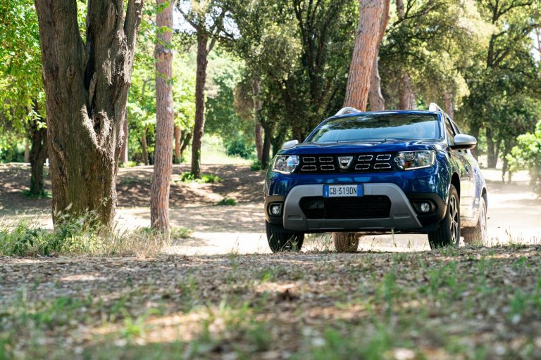 Dacia Duster TCe 100 ECO-G 2020: immagini ufficiali