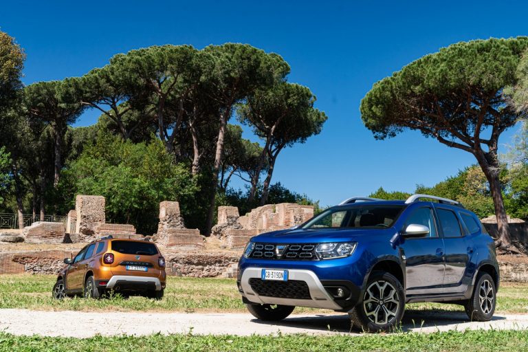 Dacia Duster TCe 100 ECO-G 2020: immagini ufficiali
