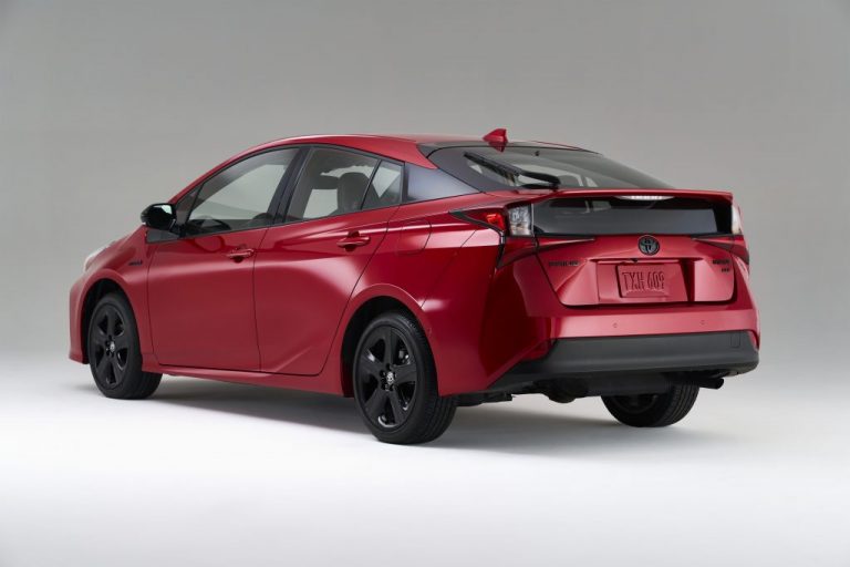 Toyota Prius Anniversary Edition: immagini ufficiali
