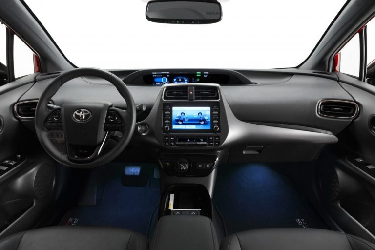 Toyota Prius Anniversary Edition: immagini ufficiali