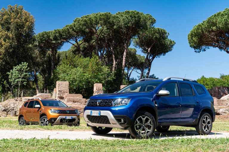 Dacia Duster TCe 100 ECO-G 2020: immagini ufficiali