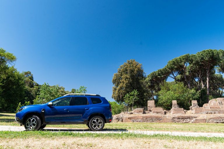 Dacia Duster TCe 100 ECO-G 2020: immagini ufficiali