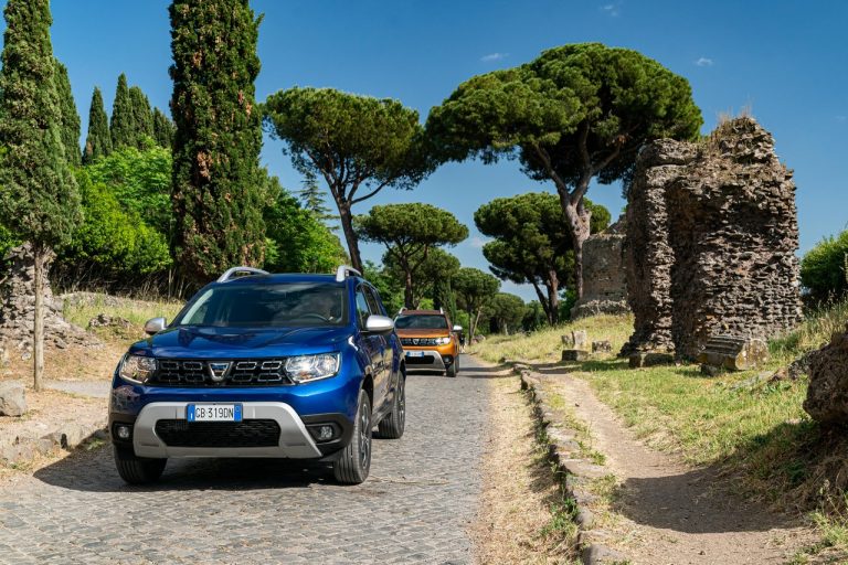 Dacia Duster TCe 100 ECO-G 2020: immagini ufficiali