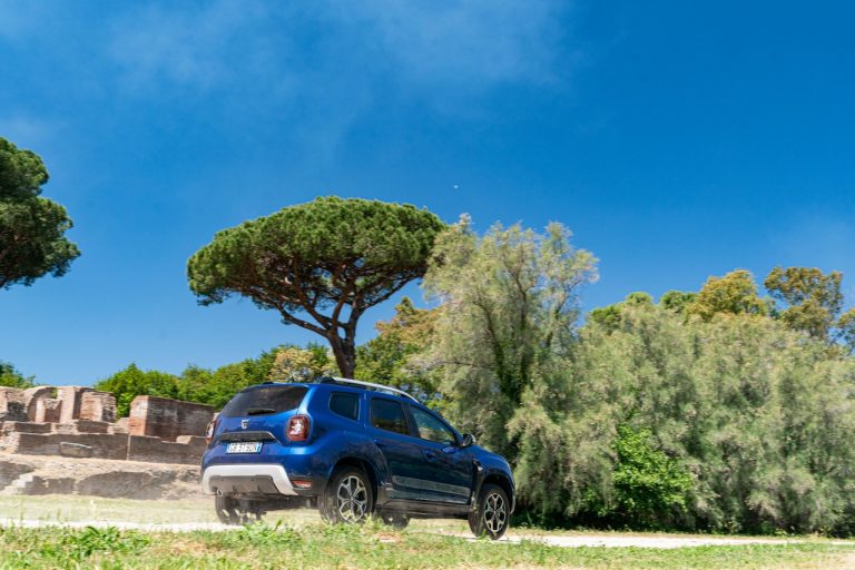 Dacia Duster TCe 100 ECO-G 2020: immagini ufficiali