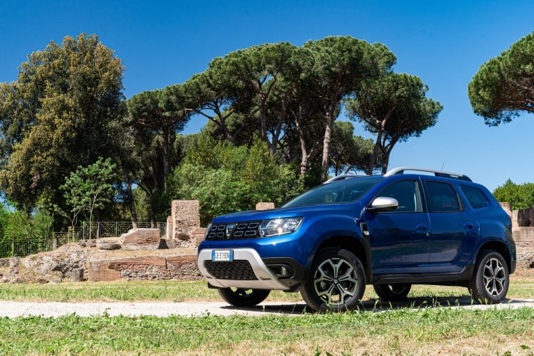 Dacia Duster TCe 100 ECO-G 2020: immagini ufficiali