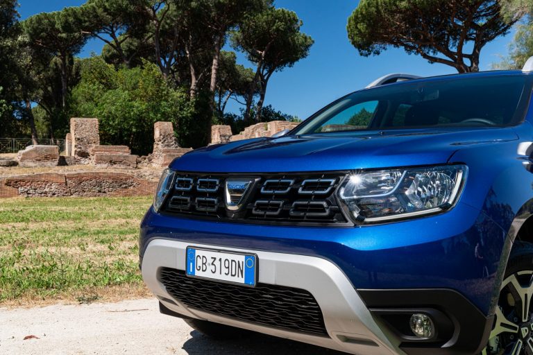 Dacia Duster TCe 100 ECO-G 2020: immagini ufficiali