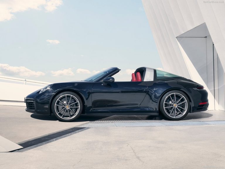 Nuova Porsche 911 Targa 2020: immagini ufficiali