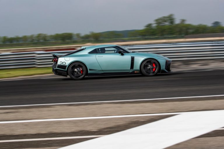Nissan GT-R50 by Italdesign: immagini ufficiali