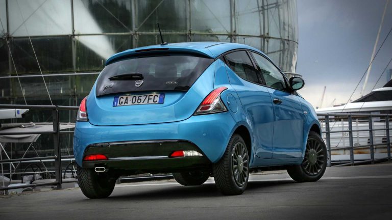 Lancia Ypsilon Hybrid: nuove immagini ufficiali
