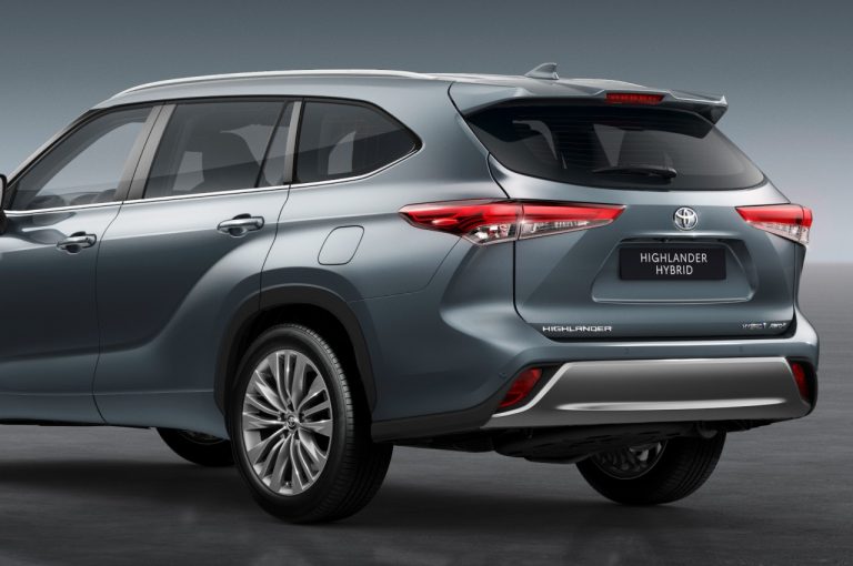 Toyota Highlander Hybrid 2021: immagini ufficiali