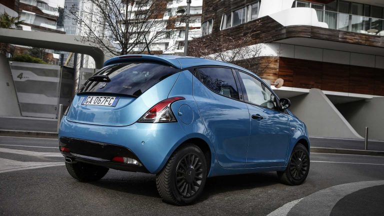 Lancia Ypsilon Hybrid: nuove immagini ufficiali
