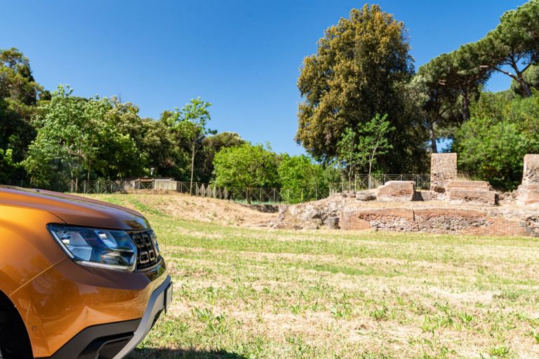 Dacia Duster TCe 100 ECO-G 2020: immagini ufficiali