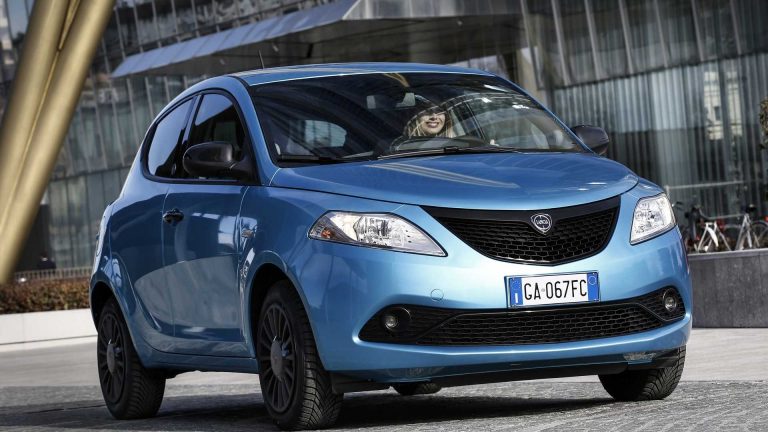 Lancia Ypsilon Hybrid: nuove immagini ufficiali