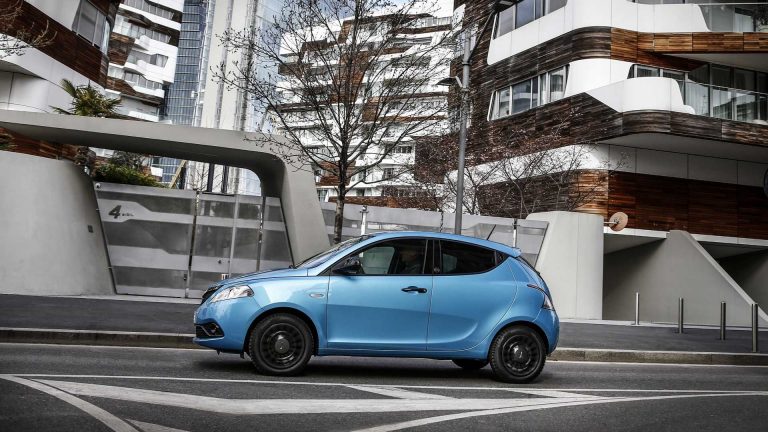 Lancia Ypsilon Hybrid: nuove immagini ufficiali