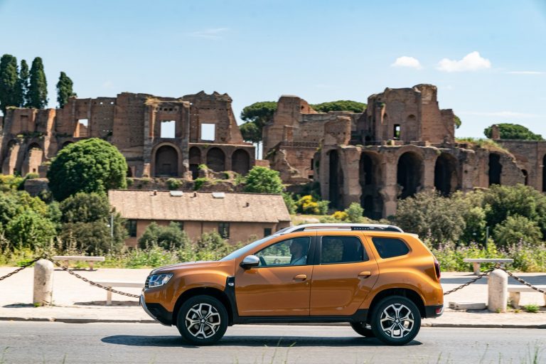 Dacia Duster TCe 100 ECO-G 2020: immagini ufficiali