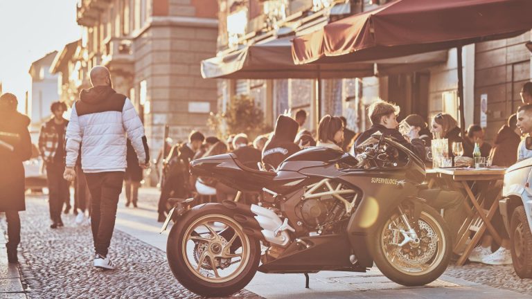MV Agusta Superveloce 800: immagini ufficiali