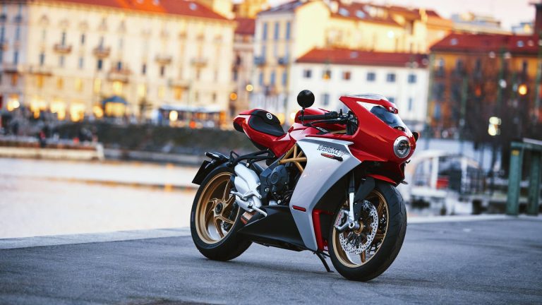 MV Agusta Superveloce 800: immagini ufficiali