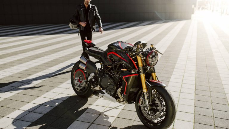 Mv Agusta Rush 1000: immagini ufficiali