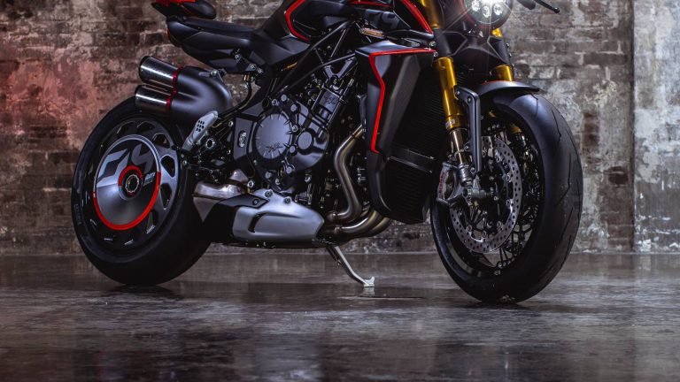 Mv Agusta Rush 1000: immagini ufficiali