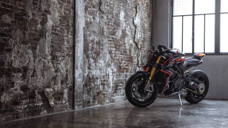 Mv Agusta Rush 1000: immagini ufficiali