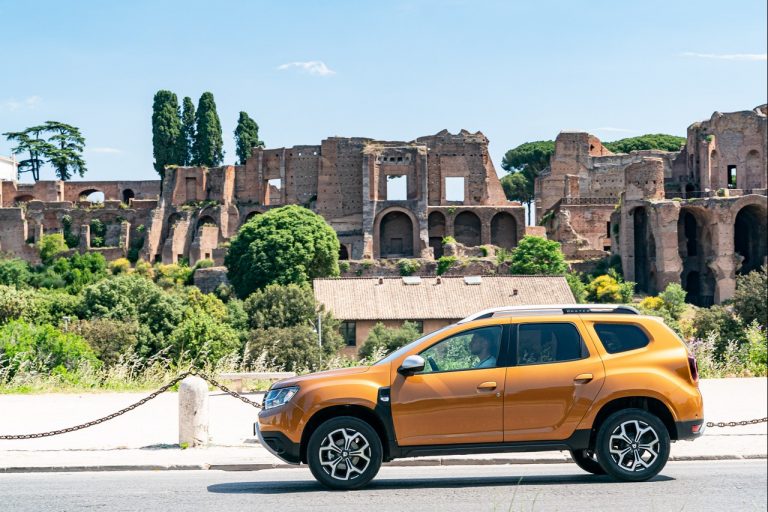 Dacia Duster TCe 100 ECO-G 2020: immagini ufficiali