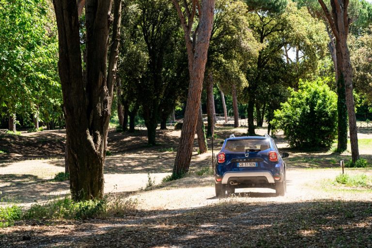 Dacia Duster TCe 100 ECO-G 2020: immagini ufficiali