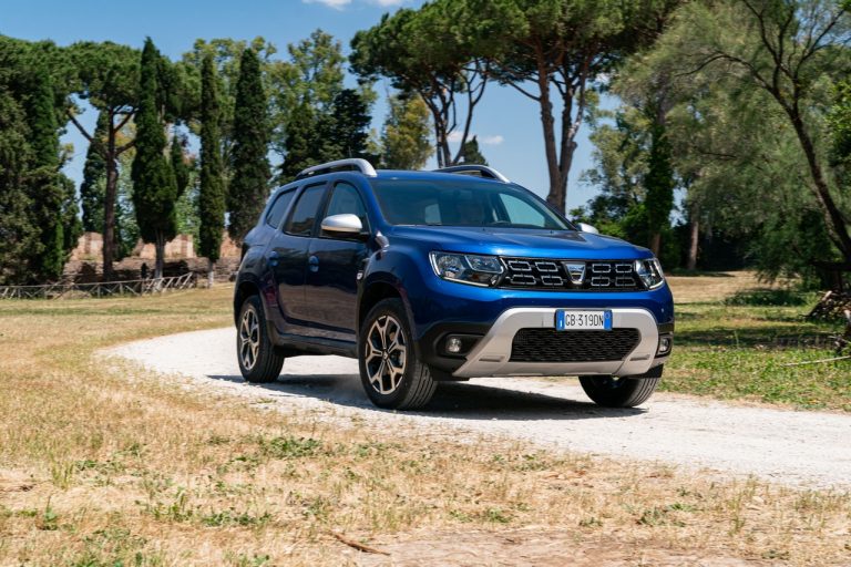Dacia Duster TCe 100 ECO-G 2020: immagini ufficiali