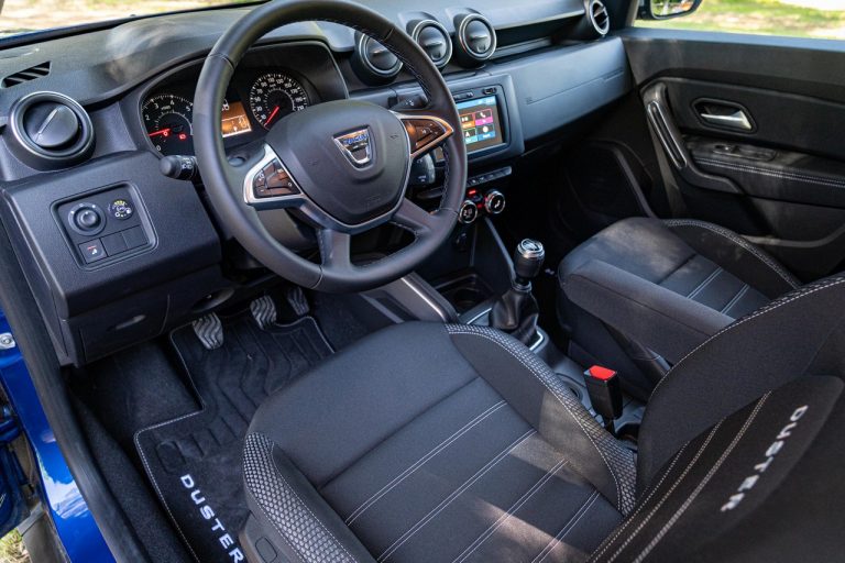 Dacia Duster TCe 100 ECO-G 2020: immagini ufficiali
