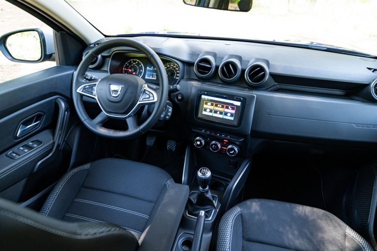 Dacia Duster TCe 100 ECO-G 2020: immagini ufficiali