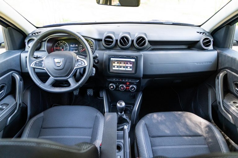 Dacia Duster TCe 100 ECO-G 2020: immagini ufficiali