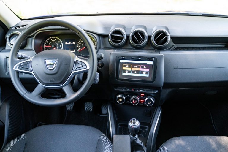 Dacia Duster TCe 100 ECO-G 2020: immagini ufficiali