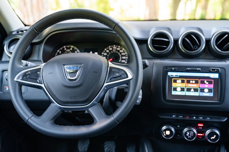 Dacia Duster TCe 100 ECO-G 2020: immagini ufficiali