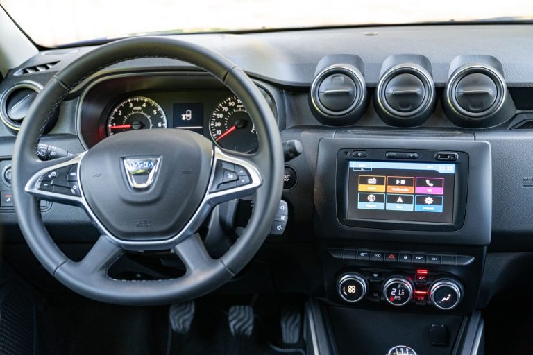 Dacia Duster TCe 100 ECO-G 2020: immagini ufficiali