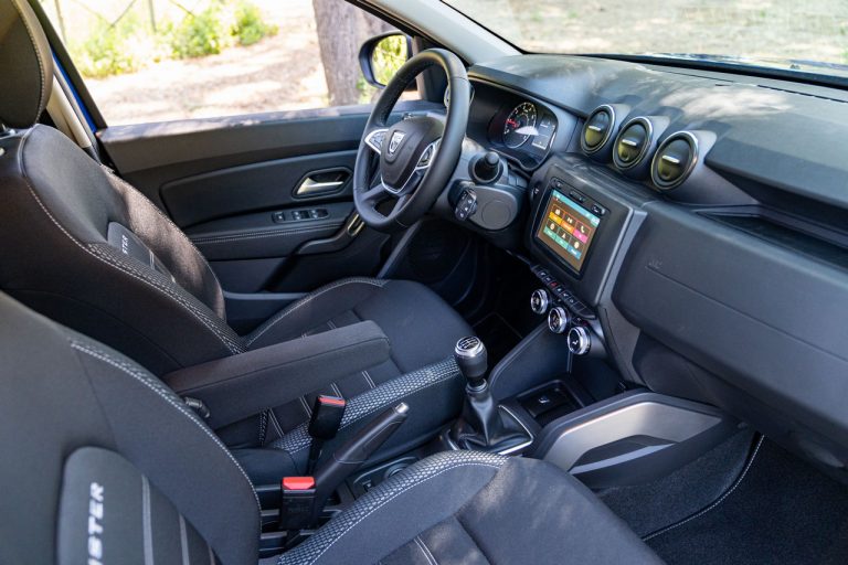 Dacia Duster TCe 100 ECO-G 2020: immagini ufficiali